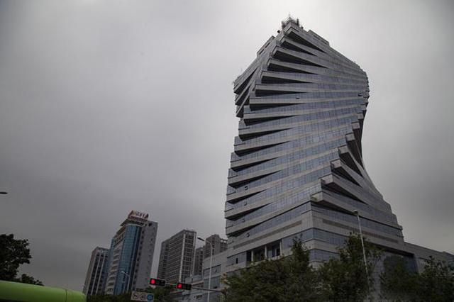中国奇葩建筑年终盘点有秋裤和靴子还有桶面麻花和夜壶