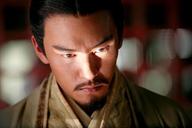 根据《三国志·先主传》,刘备是汉朝的宗室,汉中山靖王刘胜的后代.