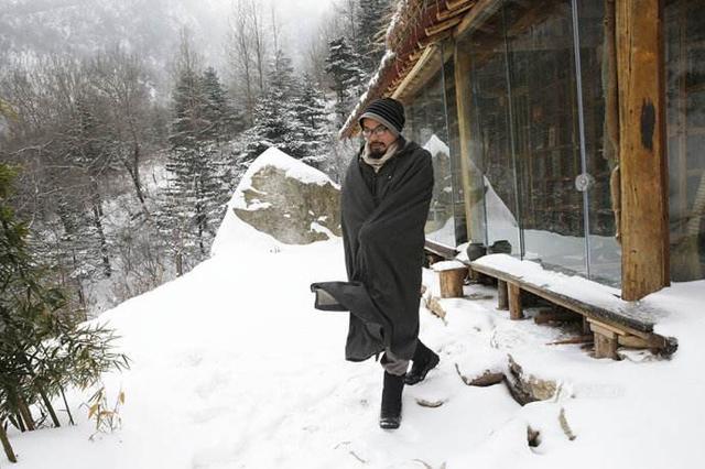 终南山"隐士"越来越多,山上如今近万人,土房租金二百涨到两万