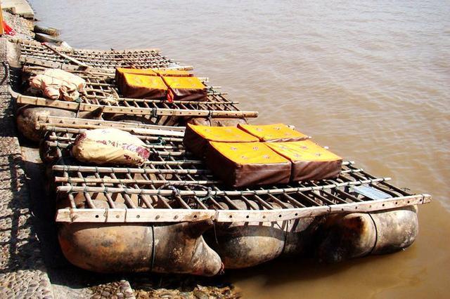 曾经的大羊皮筏可载货30000斤货物,是黄河沿岸渡河主要工具|宁夏|皮筏