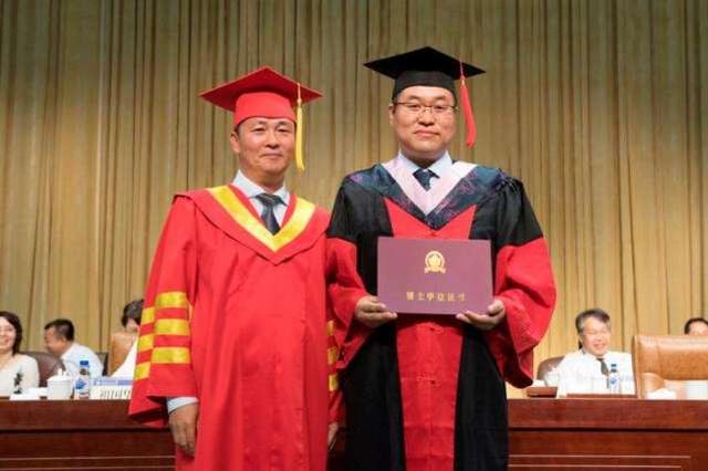 在职博士毕业后可以辞职吗(在职博士中途辞职可以毕业么)