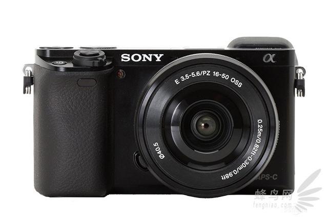 摄影师michael frber善于运用中近景别拍摄人像