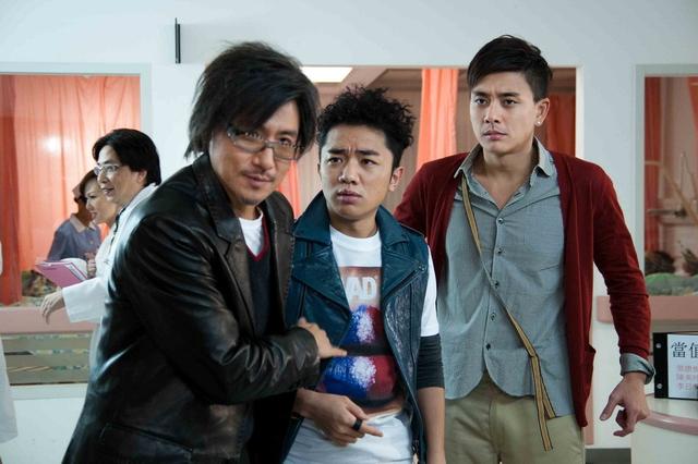 2010年,与曾志伟,张学友主演贺岁电影《72家租客》;同年在电视剧《搜