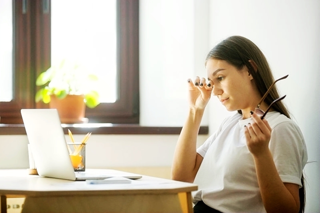 高度近视的孕妇能不能顺产?戴眼镜的准妈妈有必要提前了解