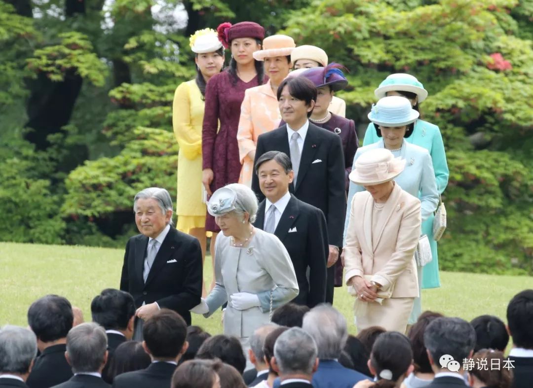日本即将 改朝换代 皇位到底如何交接 手机新浪网