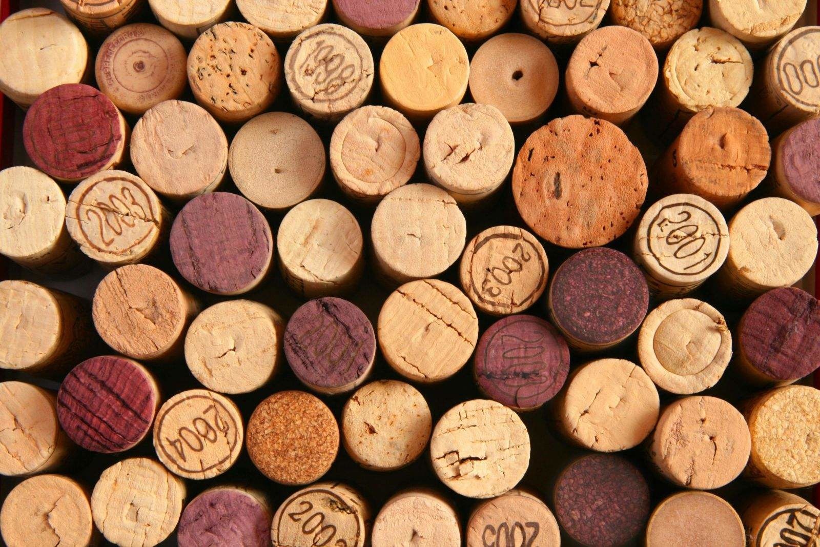 都说好红酒要配软木塞,是锦上添花还是刻板印象?