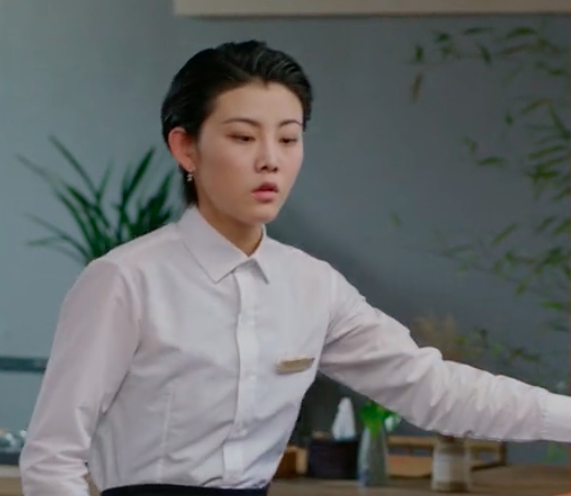 《都挺好》石天冬餐馆服务员性别遭质疑,演员