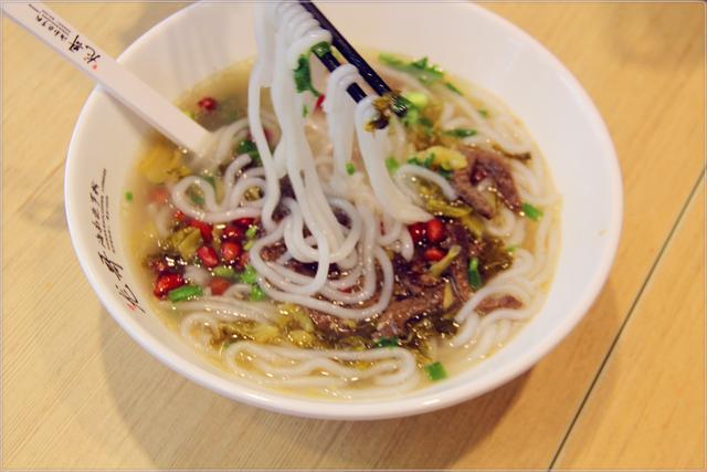 海口被黑出翔的"龙哥牛肉抱罗粉"到底是什么?
