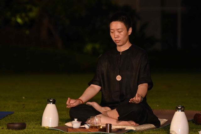 户外冥想活动,携手海口音乐广播的主持人金星,白茶非遗大师吴锡端大师