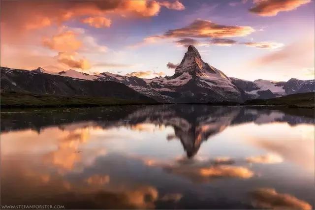 利用水面或反射面拍摄对称的风光作品赏析|构图|反射面|风光_新浪新闻