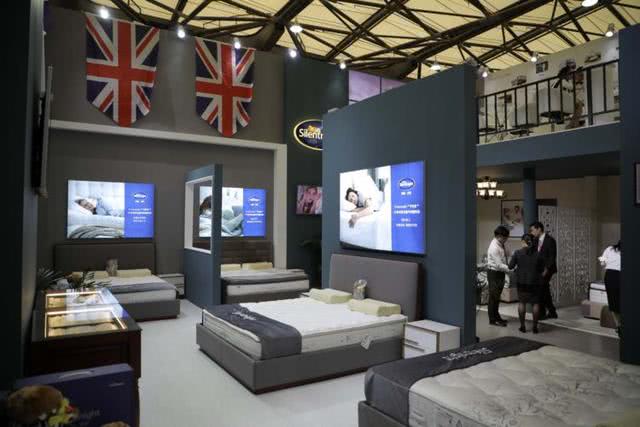 "平安夜"床垫亮相上海国际家具展,国际大牌齐放招|英国首相|克拉克
