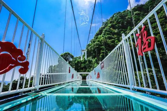 粤北的这座玻璃桥是广东首座,也是广东最大!