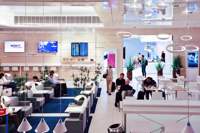 到芬兰有七条直飞航线,分别是:北京,上海,重庆,西安,广州,南京和香港