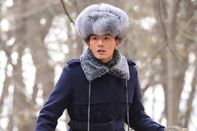 最美,怎么打也不能乱了老娘妆容的样子,特别是在长春接乔森露的那一面