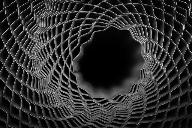 丨图片来源:黑蛋君 面构图 当画面中各个点结合则组成了一个面.