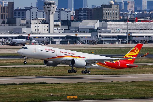 海南航空首架a350成功首航北京至上海航线