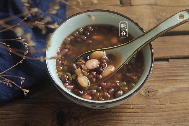 不想三伏天落下病根儿推荐喝这碗四豆汤消热解暑除病根
