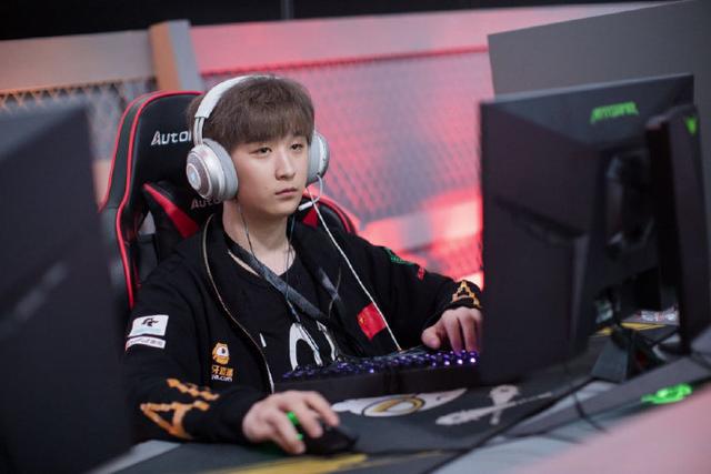 4am失利永远惨遭控诉毁约泪洒现场韦神女友深夜怒怼lgd教练