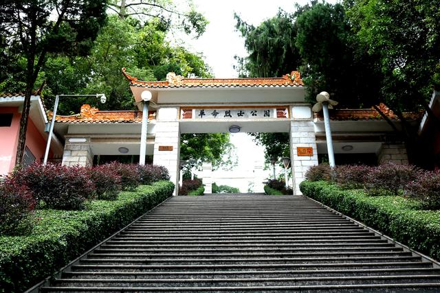 东兰县革命烈士公园.韦拔群纪念馆.拔群广场.韦拔群纪念馆.拔群广场.