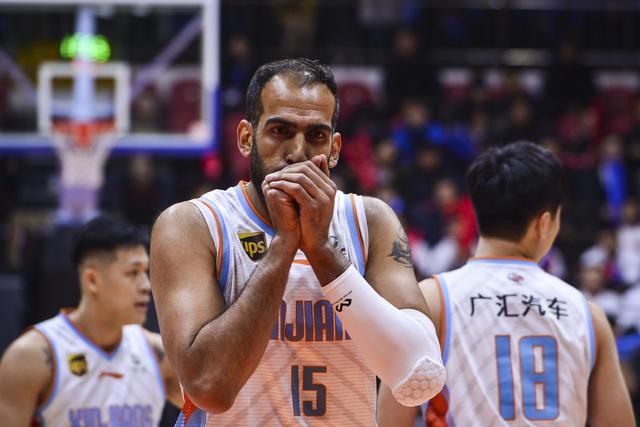 cba:阿的江哈达迪首秀 新疆胜!辽篮狂胜;首钢十连胜