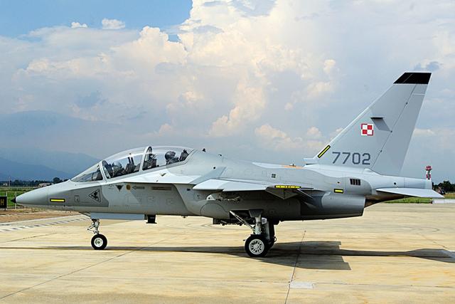 似曾相识,m346高级教练机销售正旺,波兰增购4架,累计已达16架