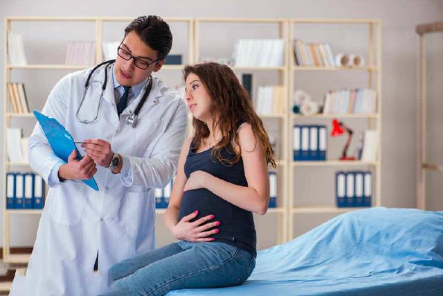 分娩先破水说明宝宝身体健壮?别乱信,快来听听妇产科医生怎么说