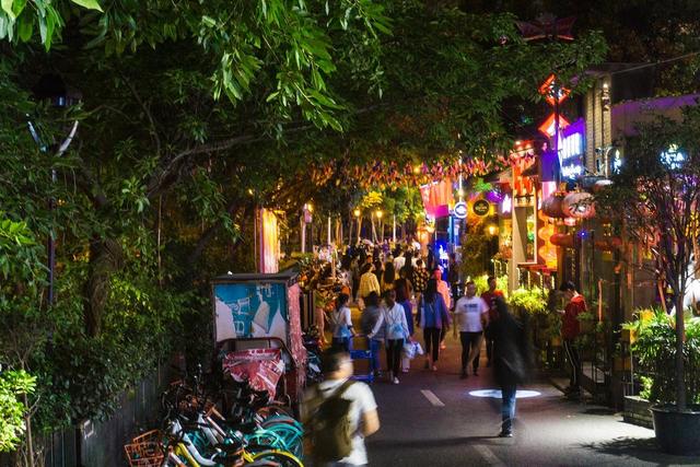 国内最休闲的城市,也有着迷人的夜生活|夜生活|兰桂坊|廊桥_新浪新闻