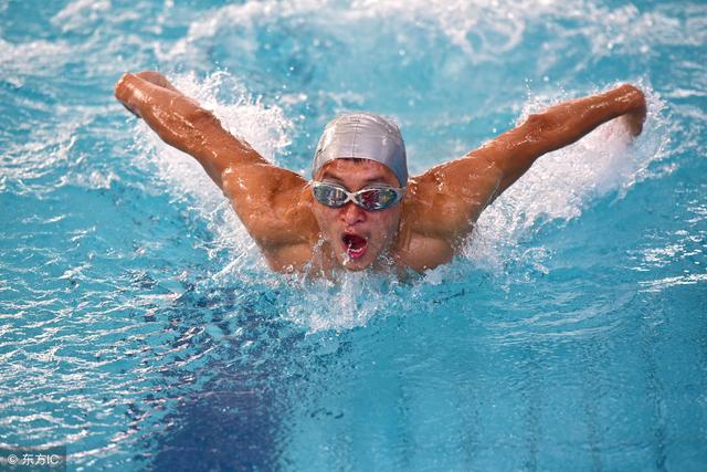 奥运会游泳项目救生员 奥运会游泳项目都会配备一个救生员,可能一千次