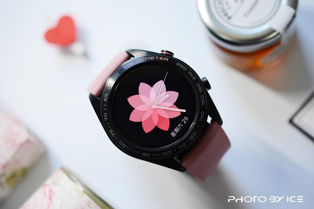 少女心爆棚的甜美系礼物荣耀手表dream系列珊瑚粉版精美图赏