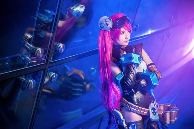 美女cos孙尚香俏皮可爱惹人怜爱