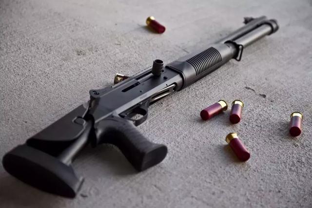 cs的连喷是什么枪美军制式霰弹枪查水表专用