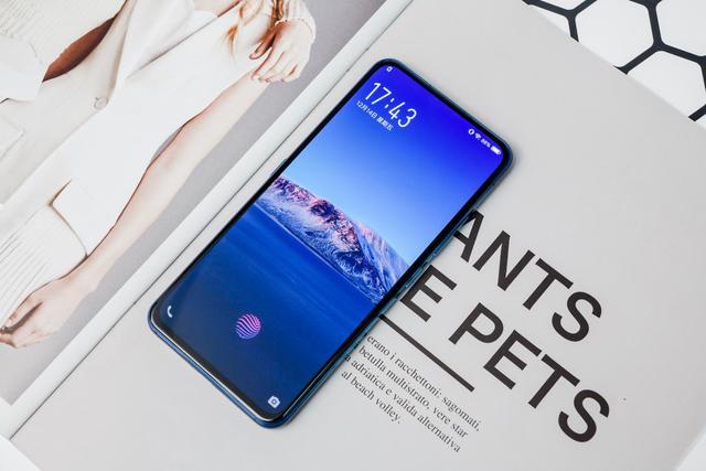 华为双屏幕手机 szkO-hrkkweh0556396.jpg