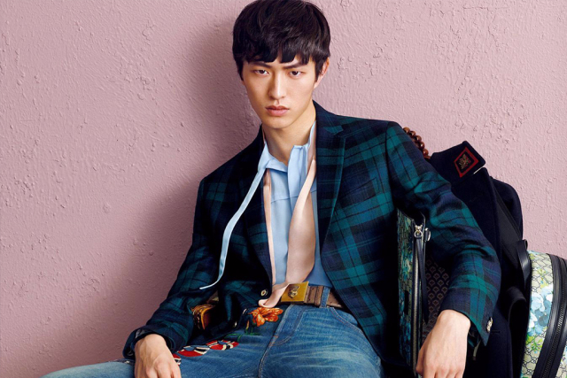 刘昊然春夏cp破裂春夏被曝恋金大川同款手机壳火锅店接吻