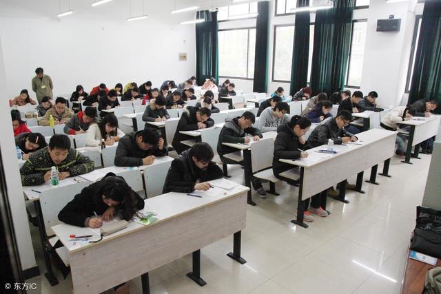 公务员与选调生到底如何选择?这篇攻略让你深度了解两者关系!|选调生|公务员|公务员考试_新浪新闻