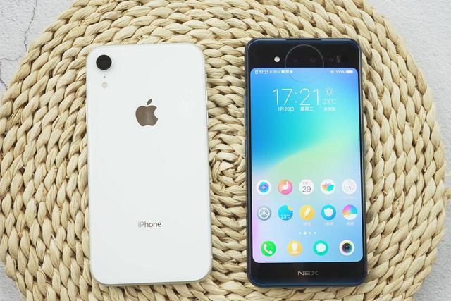 果vivo夜间拍摄对决!iPhone XR和NEX双屏版,谁