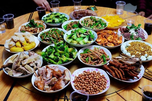 虽然天气冷,但是我们这边过年的时候,家里来人都要喝点酒,所以凉菜是