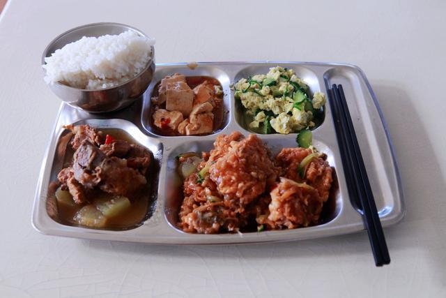 中国飞行员吃什么样的伙食?