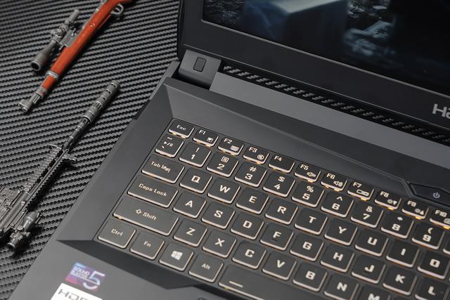 神舟战神zx8-cr5s1图赏:唯一不到8k的rtx2060游戏本__财经头条