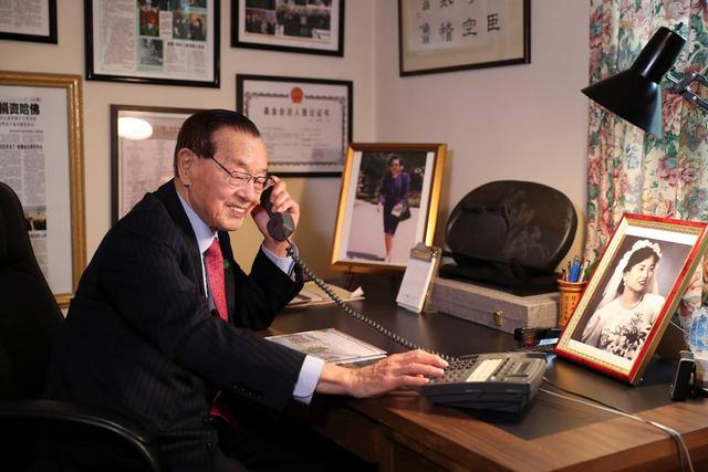 华人船王赵锡成的家庭教育:6个女儿4个哈佛,1个美国交通部长