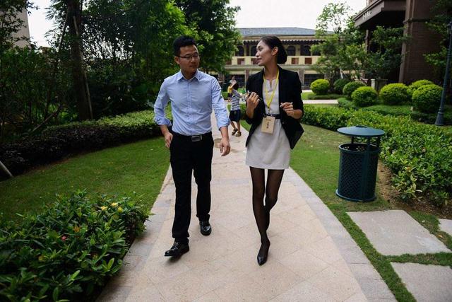 为了卖房不择手段!重庆女售楼员揭秘10大购房"陷阱".