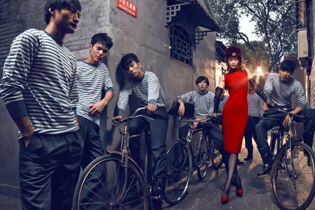 海魂衫搭配什么裤子好看,这3条裤子不妨试,不爱捯饬也有高逼格