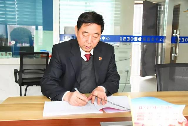 让群众乘兴而来满意而归 零距离接触南阳检察院控申副处长杨保国