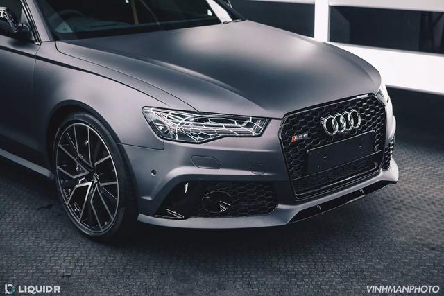 实拍奥迪rs6avant哑光灰涂装战斗气息太明显了