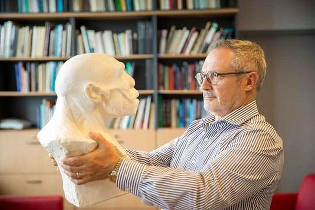 现代人类祖先看上了他们,他们的魅力何在