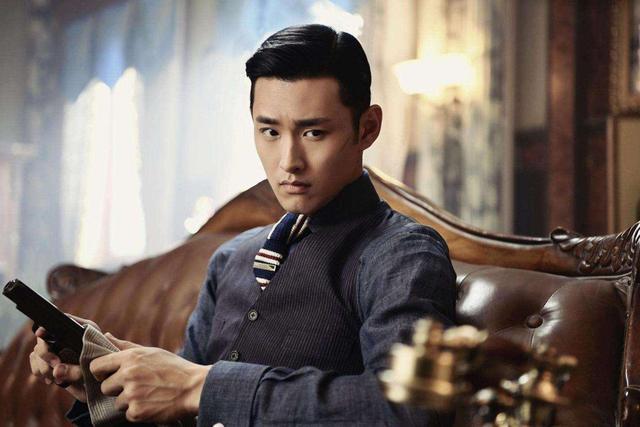 拍戏敬业险失明,演反派被亲妈嫌弃,红海行动出场五分钟被盛赞|王彦霖