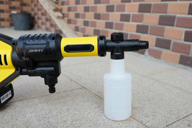 小米推无线手持洗车工具,无需额外接电,随时随地都可洗车!