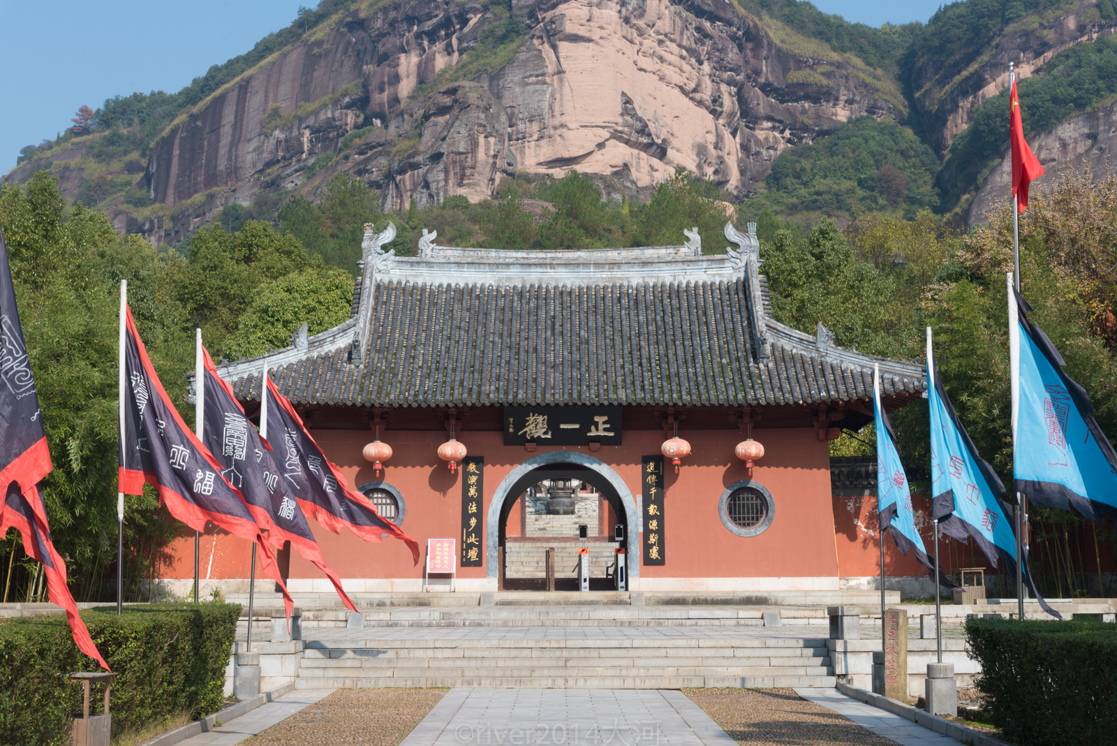 中国道教发祥地,这座道观已有1900年,张天师曾在此炼丹