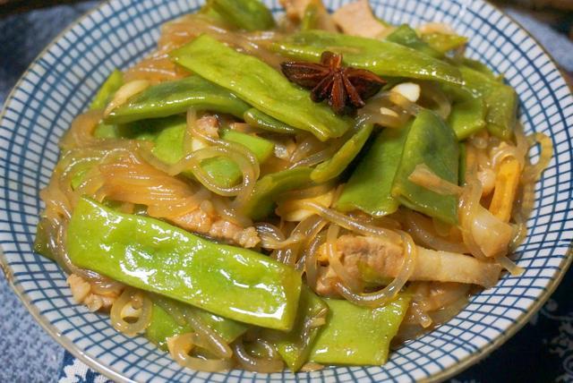 今天做了一道又香又下饭的家常菜,搭配主食吃,别提多香了!