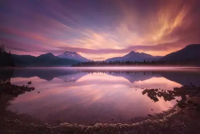 利用水面或反射面拍摄对称的风光作品赏析|构图|反射面|风光_新浪新闻