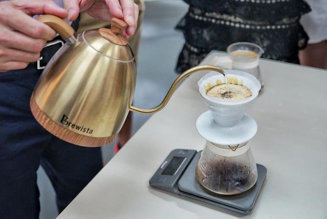 干货| 热衷探索美好, 一堂课教你成为"手冲咖啡达人"